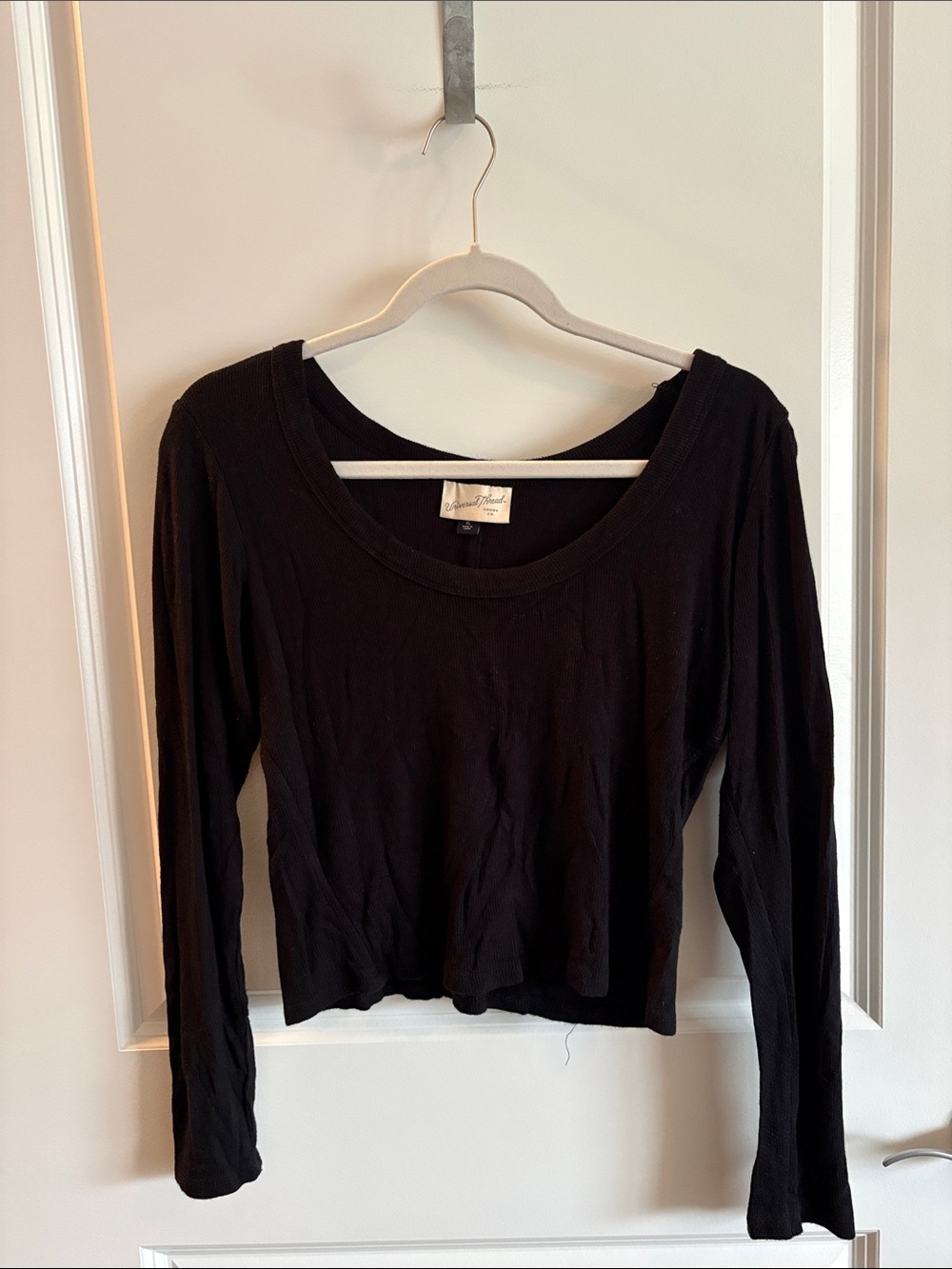 Universal Thread Long-Sleeve Black Women's Scoop Neck Top